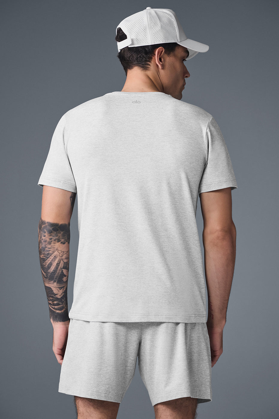 Conquer Reform Crewneck Short Sleeve - Athletic Heather Grey