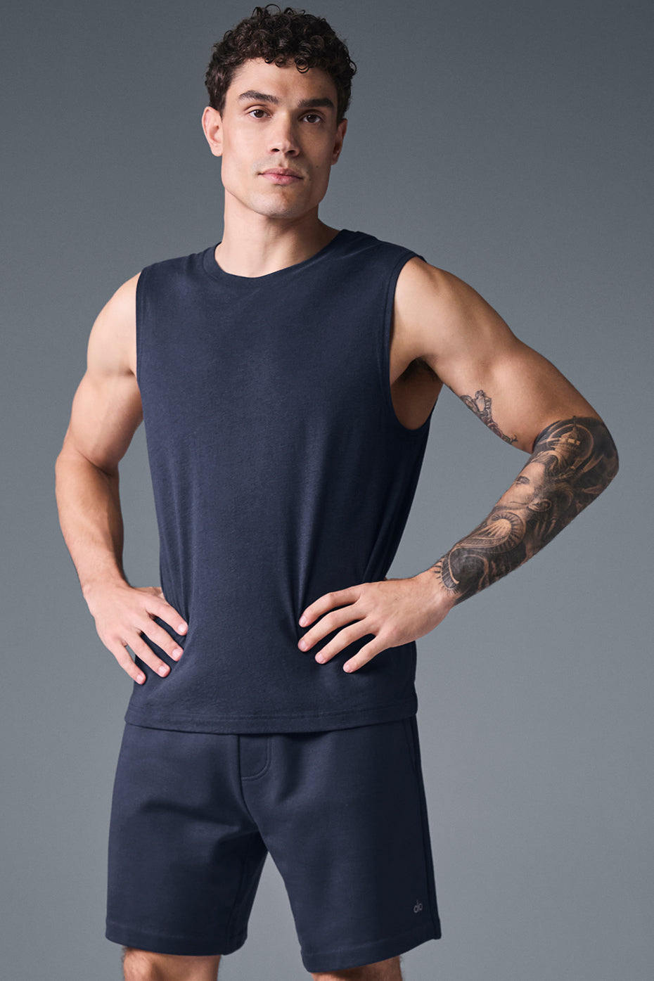 The Triumph Muscle Tank - Navy