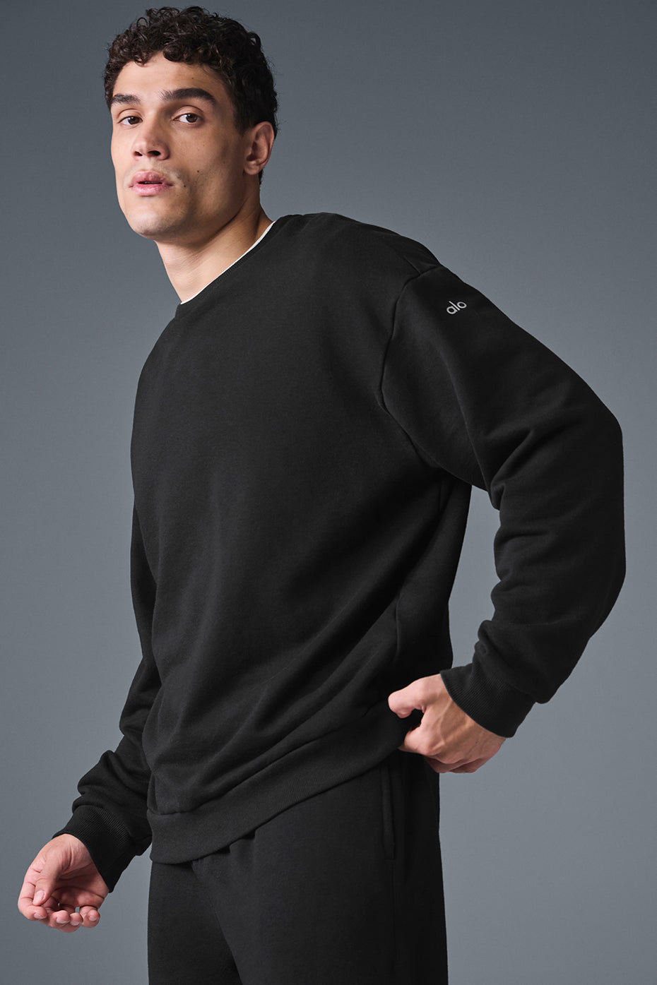 Chill Crew Neck Pullover - Black