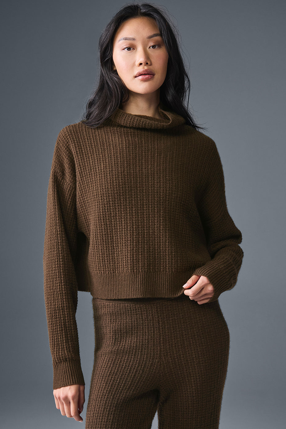 Cashmere Plush Waffle Turtleneck Pullover - Espresso