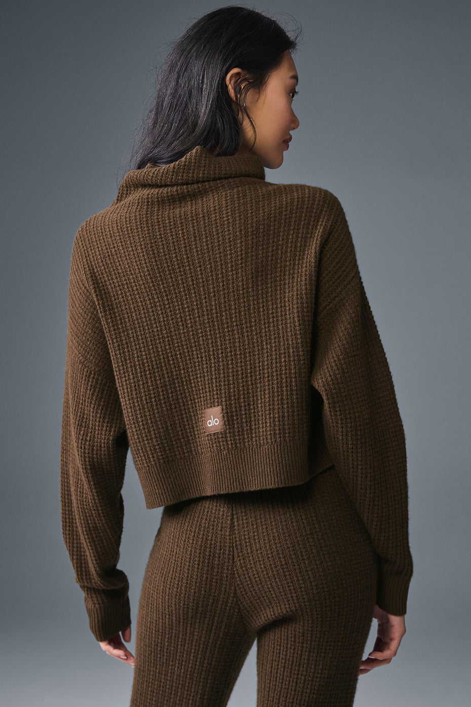 Cashmere Plush Waffle Turtleneck Pullover - Espresso