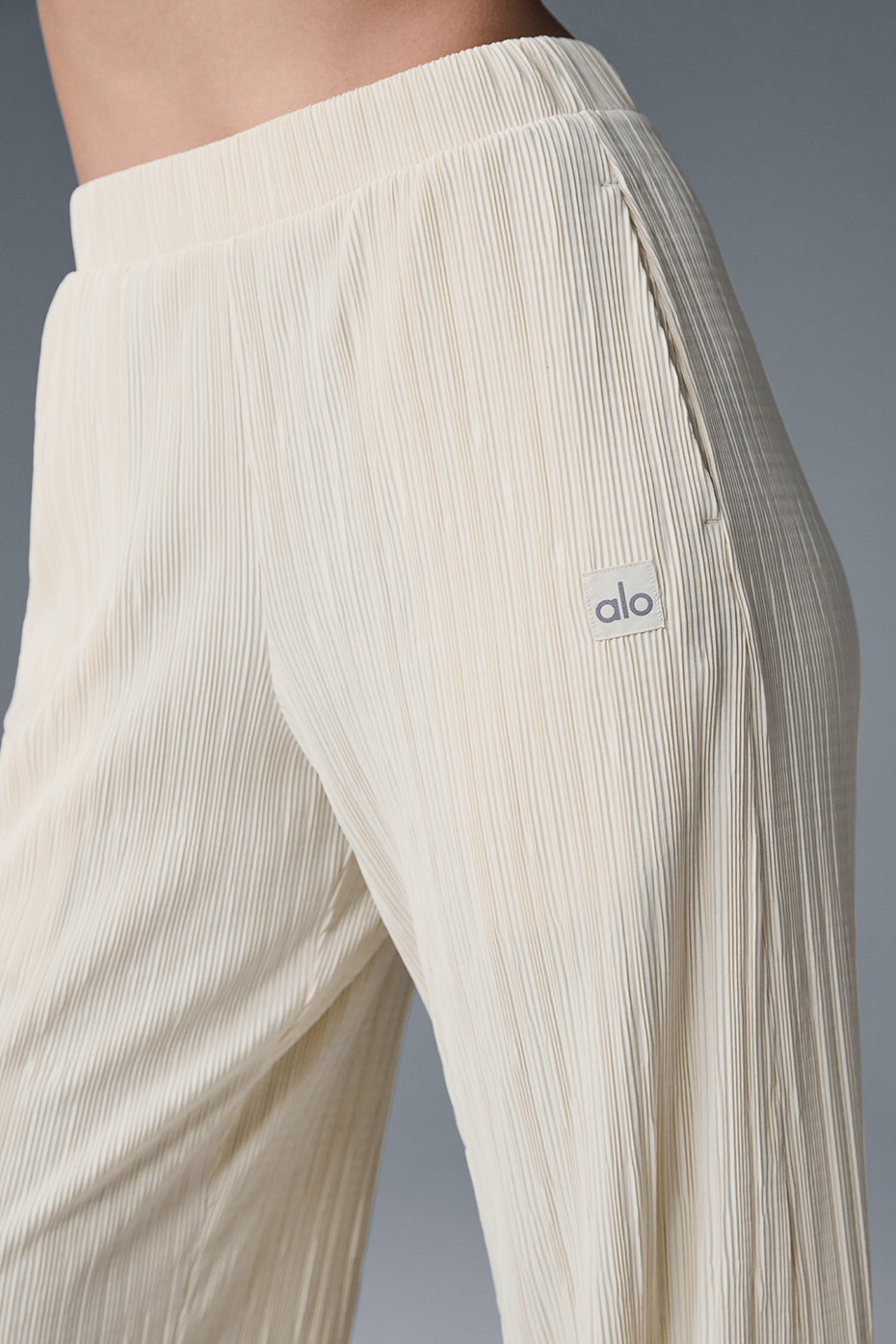 High-Waist Micro Plisse Straight Leg Pant - Oat Milk