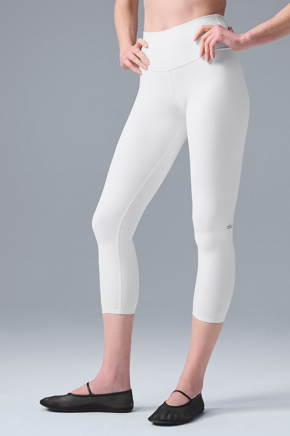 High-Waist Airbrush Capri - White